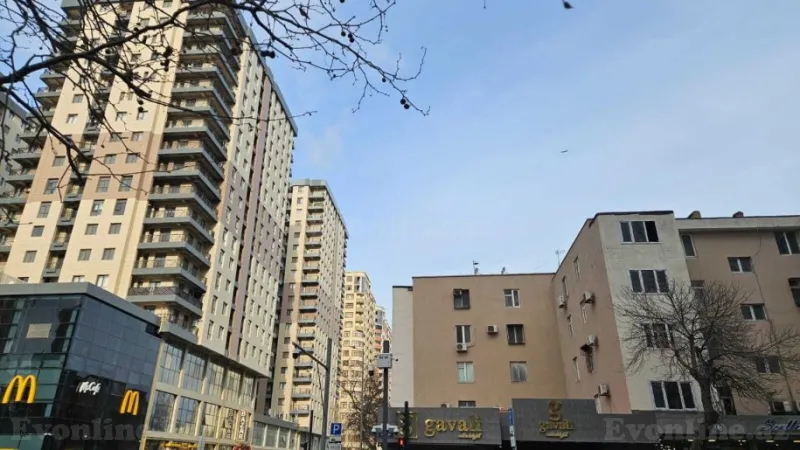 Satılır 3 otaqlı Mənzil Köhnə tikili 62 m² Nəsimi r. - şəkil 2