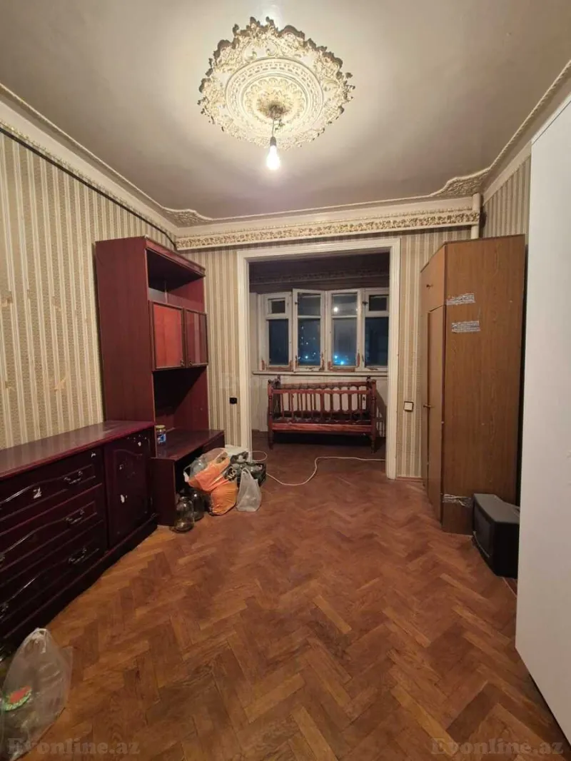 Satılır 4 otaqlı Mənzil Köhnə tikili 100 m² İnşaatçılar m. - şəkil 3