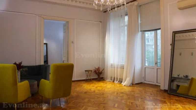 Satılır 6 otaqlı Mənzil Köhnə tikili 240 m² Sahil m. - şəkil 6