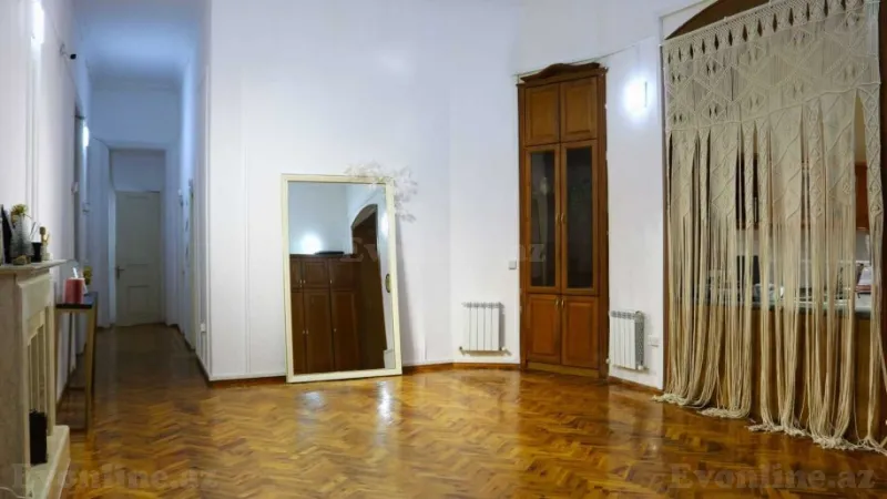 Satılır 6 otaqlı Mənzil Köhnə tikili 240 m² Sahil m. - şəkil 9