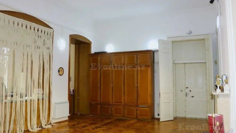 Satılır 6 otaqlı Mənzil Köhnə tikili 240 m² Sahil m. - şəkil 14