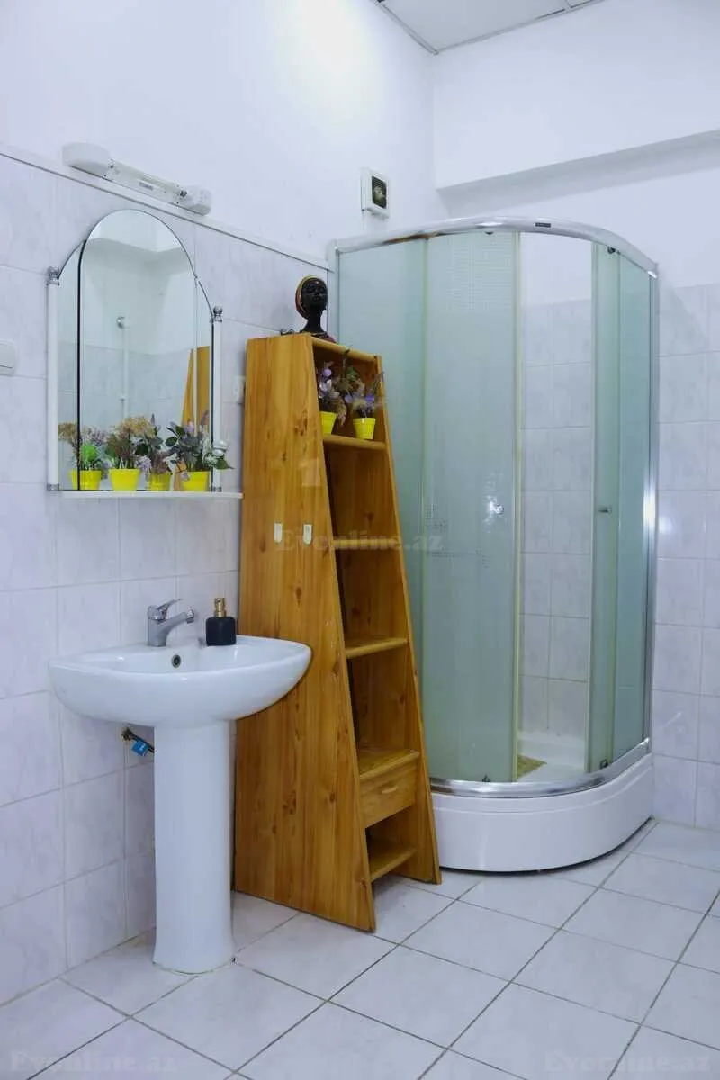 Satılır 6 otaqlı Mənzil Köhnə tikili 240 m² Sahil m. - şəkil 17