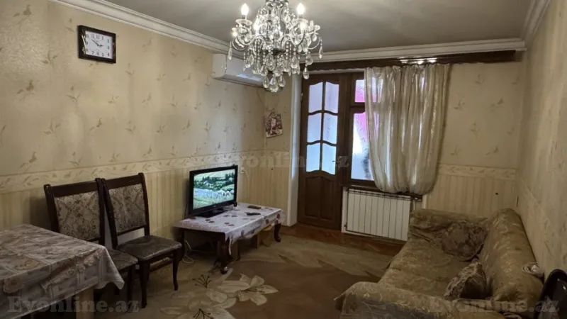 Satılır 3 otaqlı Mənzil Köhnə tikili 62 m² Neftçilər m.