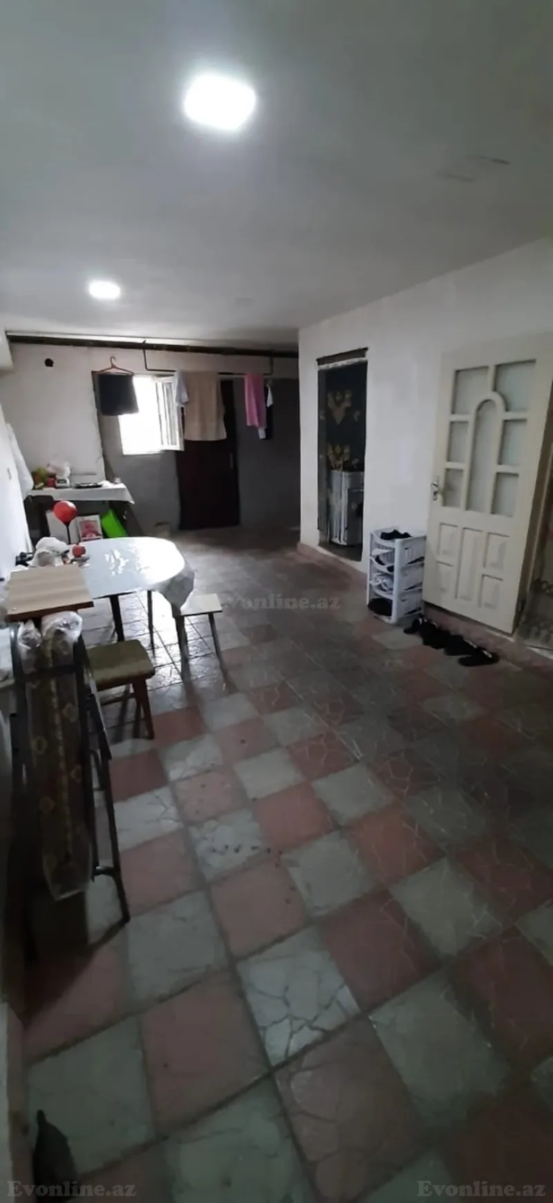 Bakı, Yasamal r., İnşaatçılar m., Inşaatçılar pr.da 1 otaqlı həyət evi kirayə verilir