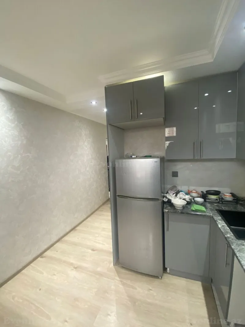 Satılır 3 otaqlı Mənzil Köhnə tikili 85 m² 8-ci mikrorayon - şəkil 2