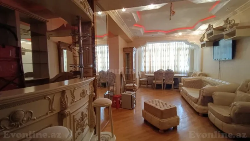 Kirayə verilir 4 otaqlı Mənzil Yeni tikili 150 m² Xətai m.