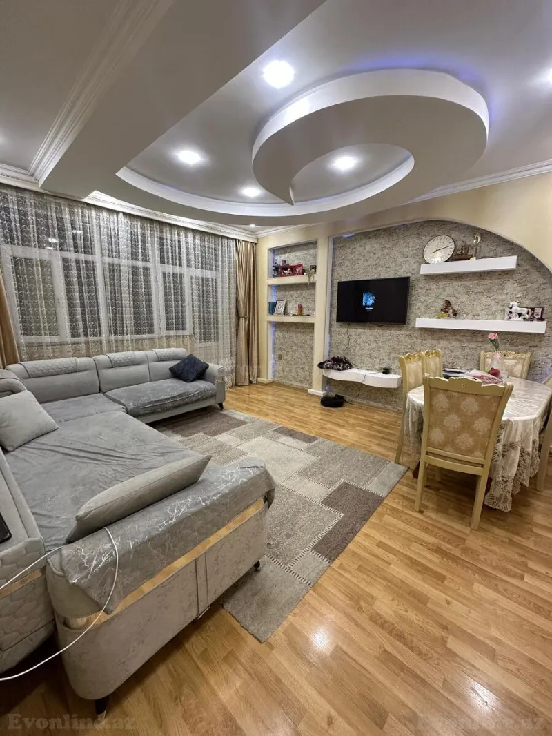 Satılır 3 otaqlı Mənzil Köhnə tikili 77 m² Yasamal r. - şəkil 2