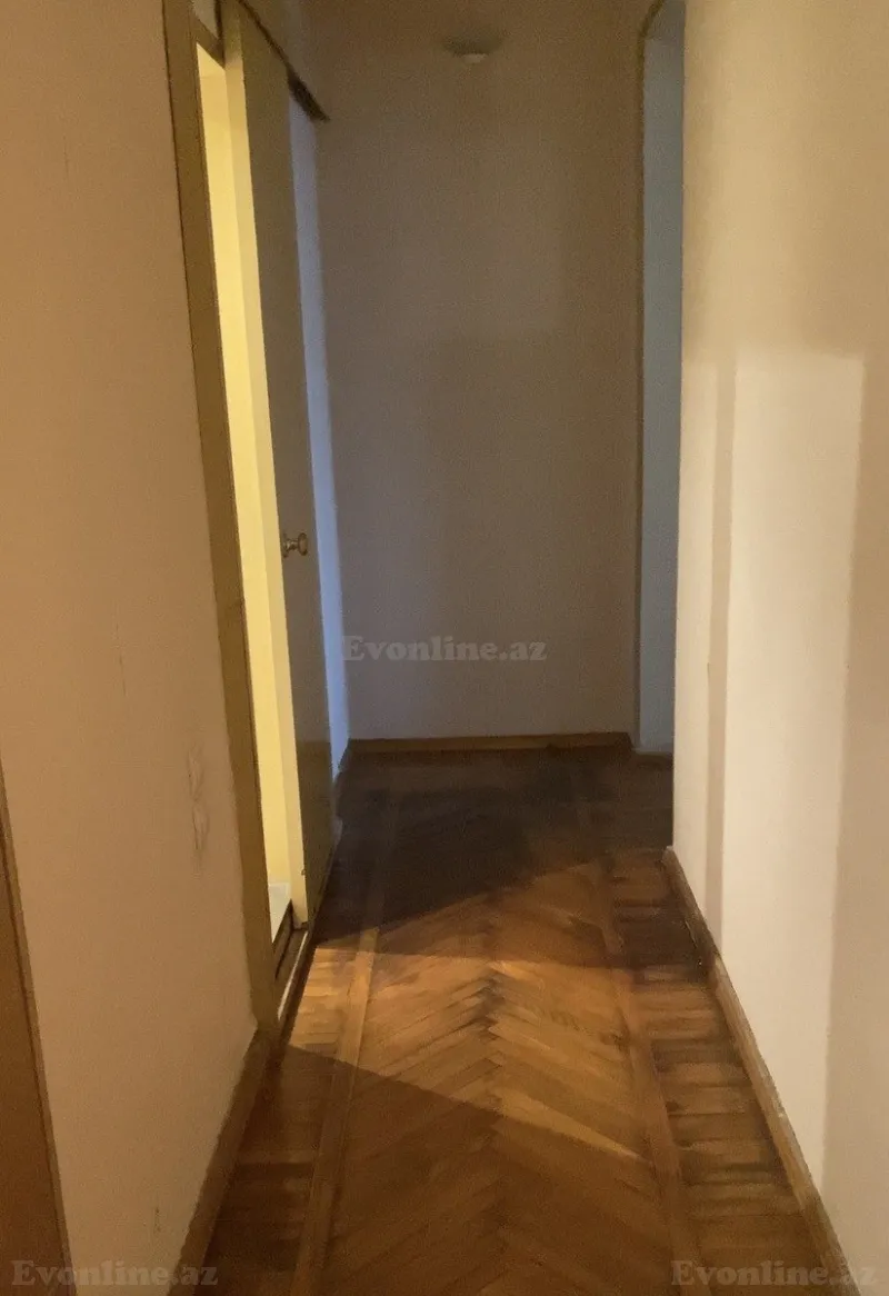 Satılır 4 otaqlı Mənzil Köhnə tikili 110 m² Yasamal r. - şəkil 3