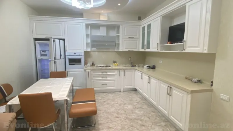 Kirayə verilir 4 otaqlı Mənzil Yeni tikili 200 m² Nizami m. - şəkil 9