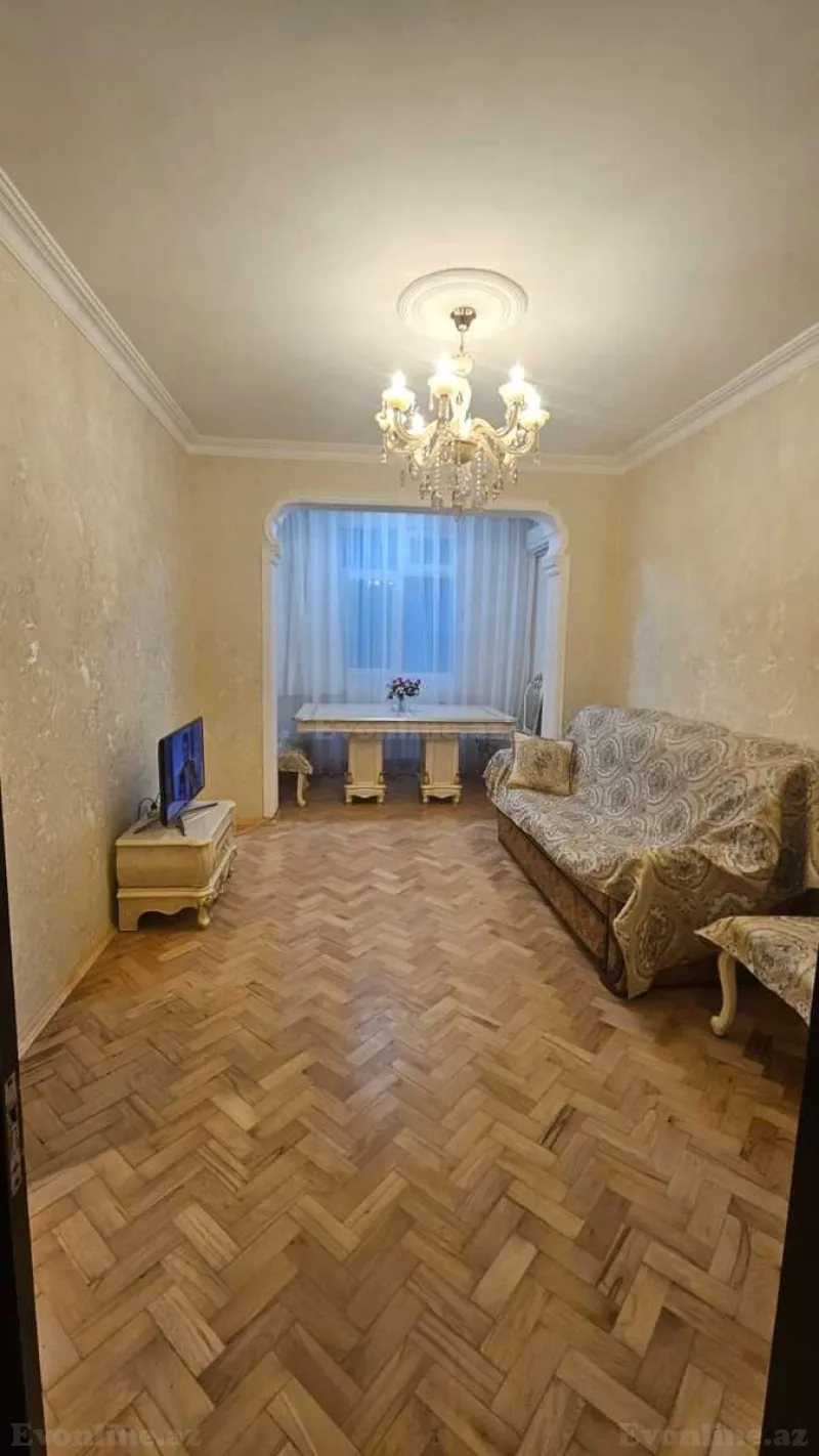 Satılır 2 otaqlı Mənzil Köhnə tikili 56 m² 1-ci mikrorayon