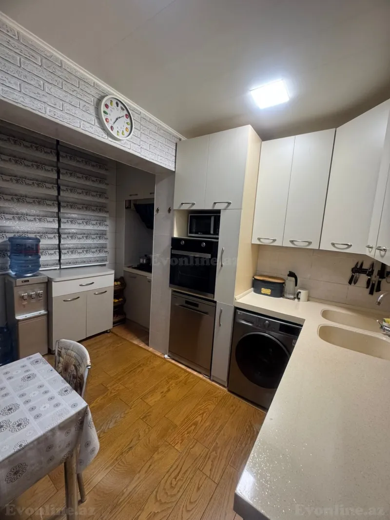 Satılır 4 otaqlı Mənzil Köhnə tikili 110 m² Yeni Günəşli - şəkil 4