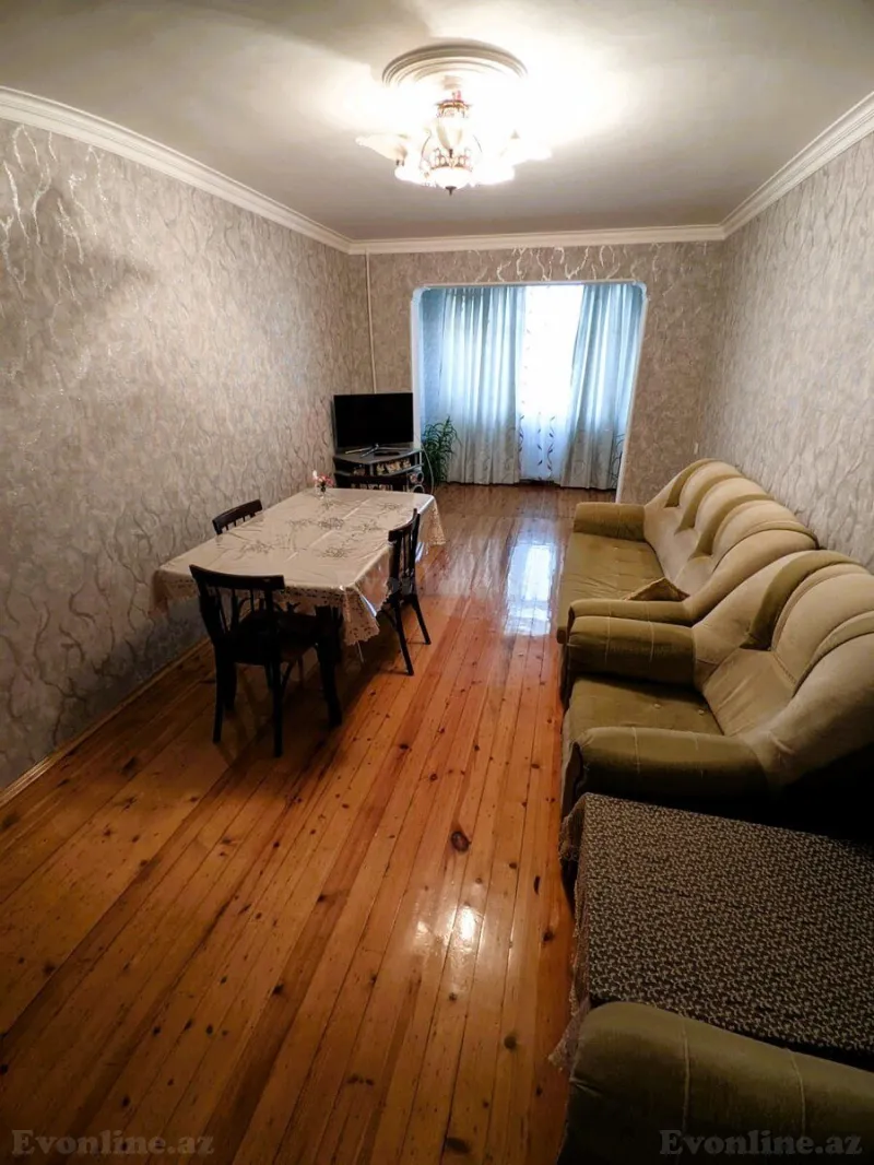 Satılır 4 otaqlı Mənzil Köhnə tikili 100 m² Neftçilər m.