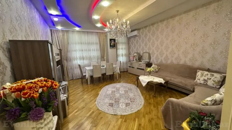 Satılır 4 otaqlı Mənzil Yeni tikili 200 m² 28 May m.