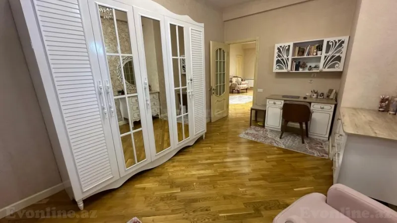 Satılır 4 otaqlı Mənzil Yeni tikili 200 m² 28 May m. - şəkil 8