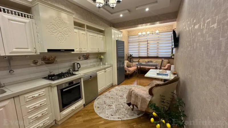 Satılır 4 otaqlı Mənzil Yeni tikili 200 m² 28 May m. - şəkil 13