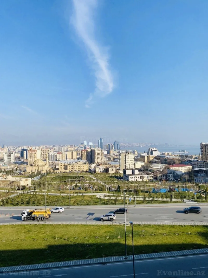 Satılır 3 otaqlı Mənzil Köhnə tikili 90 m² İçərişəhər m.