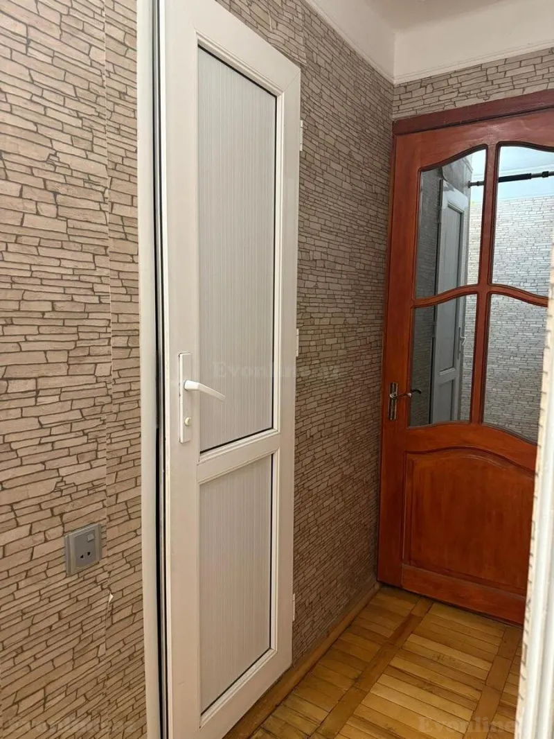 Kirayə verilir 2 otaqlı Mənzil Köhnə tikili 30 m² 8-ci mikrorayon - şəkil 5