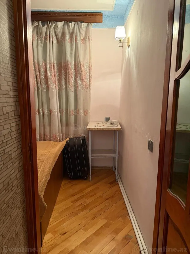 Kirayə verilir 2 otaqlı Mənzil Köhnə tikili 30 m² 8-ci mikrorayon - şəkil 7