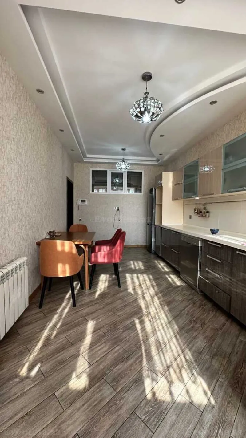 Satılır 4 otaqlı Mənzil Yeni tikili 135 m² Həzi Aslanov m. - şəkil 8