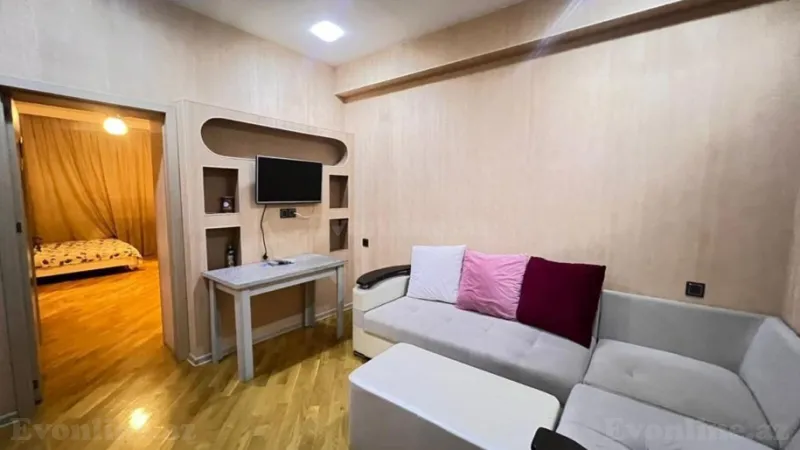 Kirayə verilir 2 otaqlı Mənzil Yeni tikili 50 m² 4-cü mikrorayon