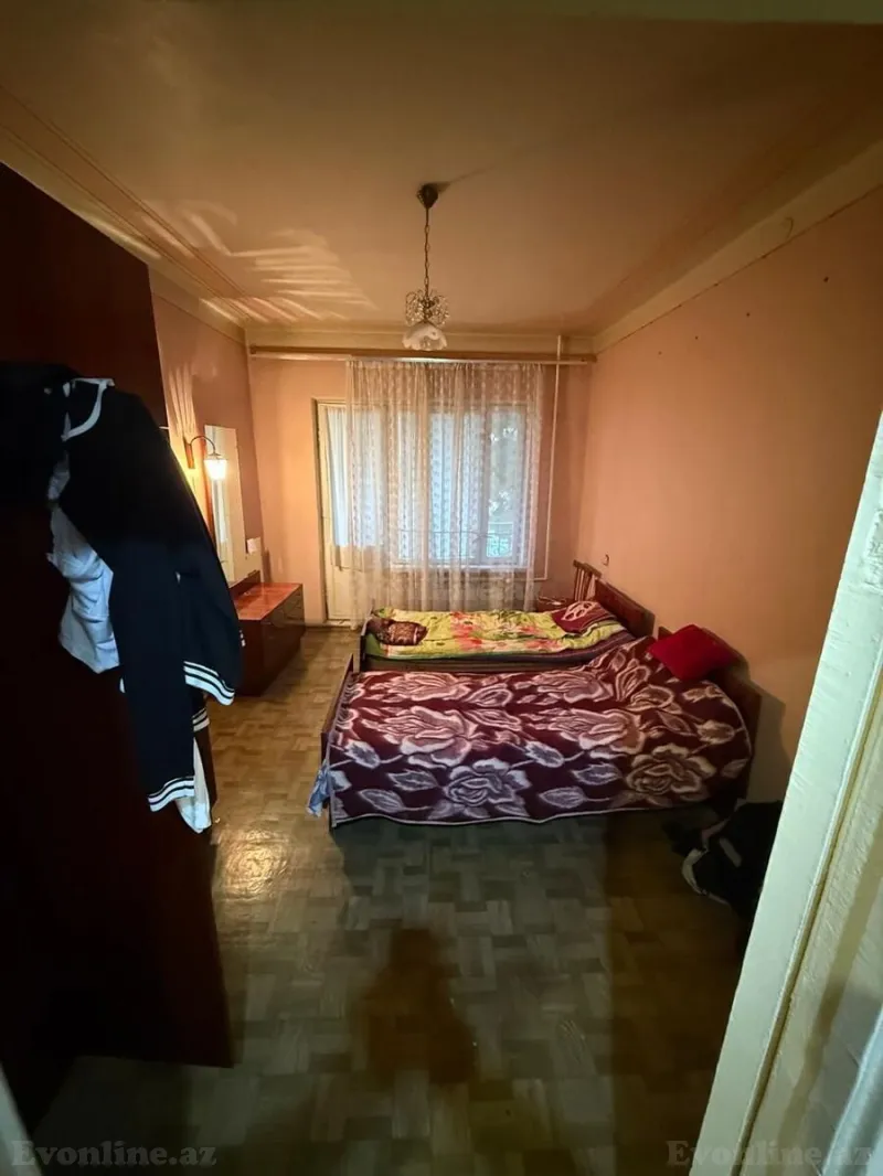 Satılır 4 otaqlı Mənzil Köhnə tikili 110 m² Həzi Aslanov m. - şəkil 2