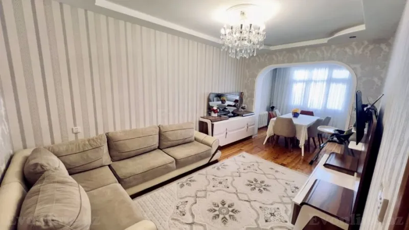 Satılır 4 otaqlı Mənzil Köhnə tikili 105 m² Yeni Yasamal