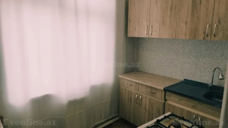 Kirayə verilir 3 otaqlı Mənzil Köhnə tikili 80 m² Qara Qarayev m.