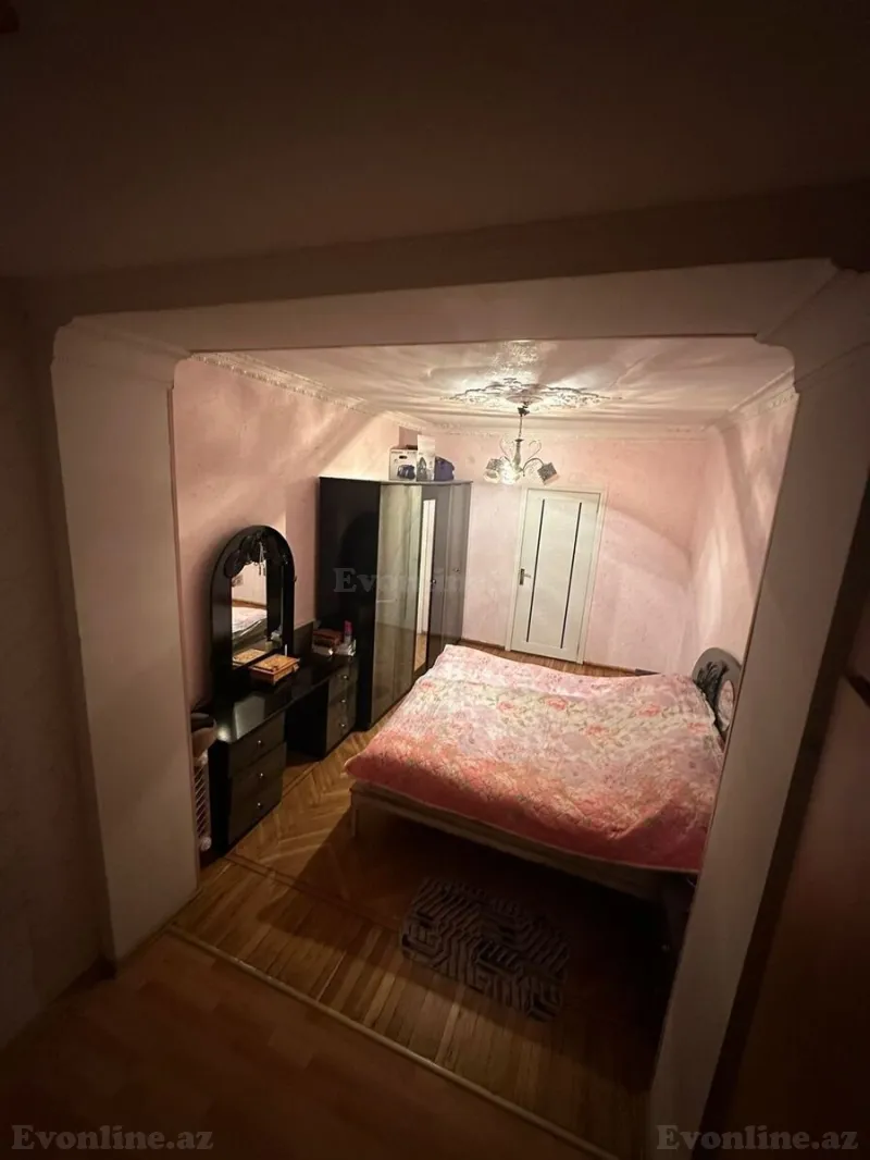 Satılır 4 otaqlı Mənzil Köhnə tikili 110 m² 8-ci mikrorayon - şəkil 2