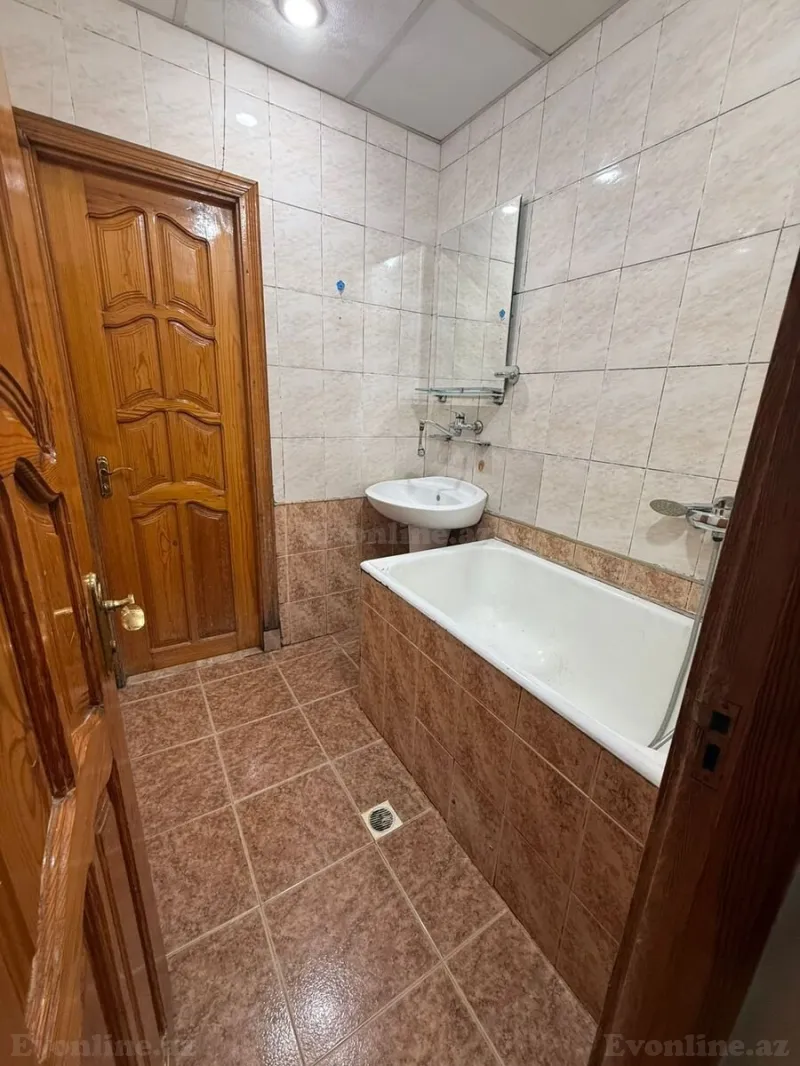 Kirayə verilir 2 otaqlı Mənzil Köhnə tikili 50 m² 6-cı mikrorayon - şəkil 4