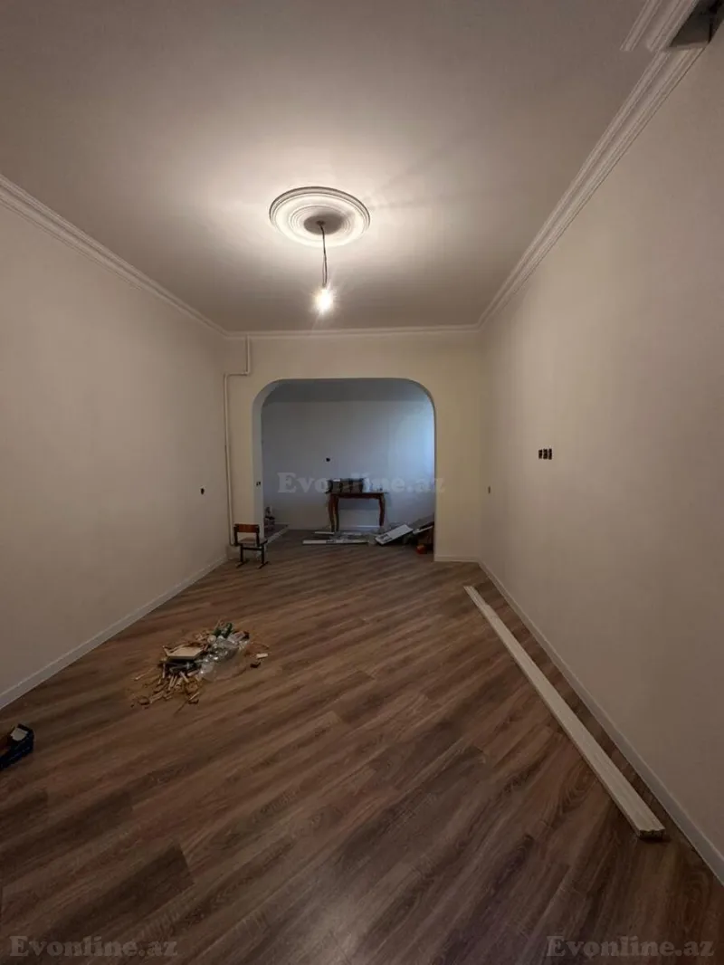 Satılır 2 otaqlı Mənzil Köhnə tikili 45 m² Yeni Yasamal - şəkil 3