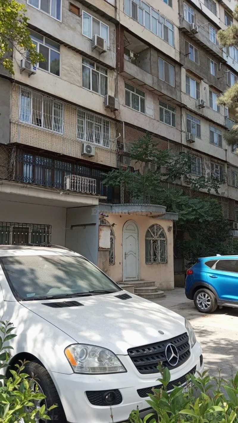 Satılır 3 otaqlı Mənzil Köhnə tikili 85 m² 8-ci mikrorayon