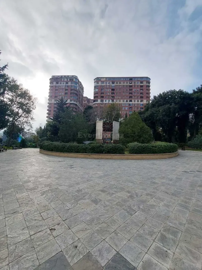 Satılır 3 otaqlı Mənzil Yeni tikili 166 m² Nizami m.