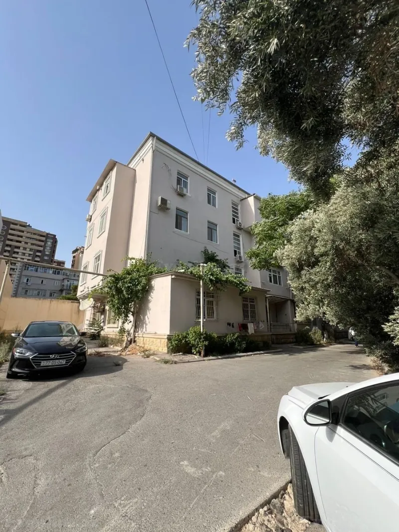 Bakı, Xətai r., Xətai m.da 1 otaqlı mənzil satılır