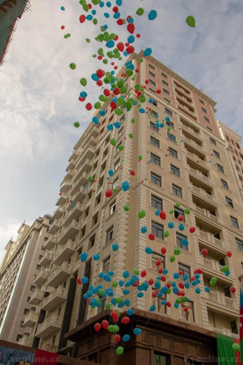 Satılır 2 otaqlı Mənzil Yeni tikili 65 m² Elmlər Akademiyası m. - şəkil 2