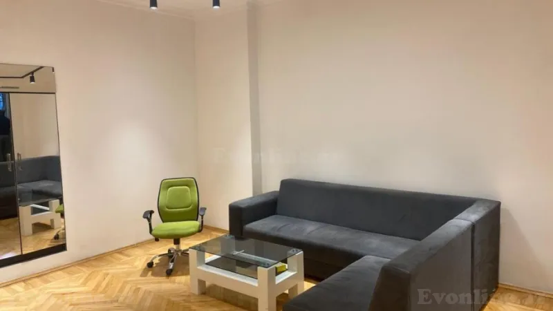 Kirayə verilir 2 otaqlı Mənzil Köhnə tikili 60 m² İçərişəhər m.