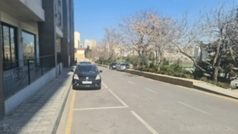 Kirayə verilir 3 otaqlı Mənzil Köhnə tikili 80 m² Yeni Yasamal