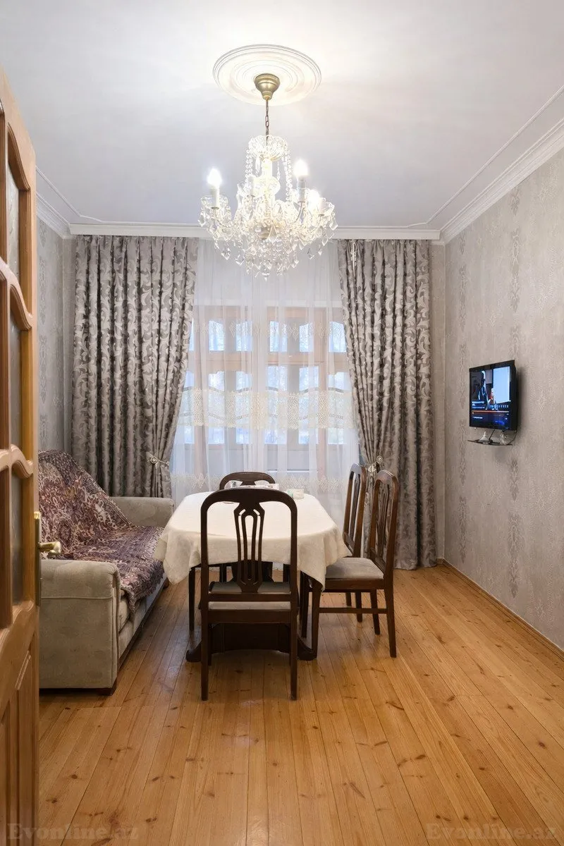 Satılır 5 otaqlı Mənzil Köhnə tikili 120 m² Azadlıq prospekti m. - şəkil 3