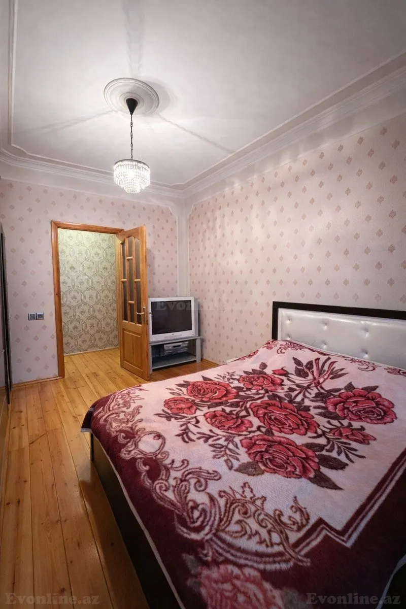 Satılır 5 otaqlı Mənzil Köhnə tikili 120 m² Azadlıq prospekti m. - şəkil 5