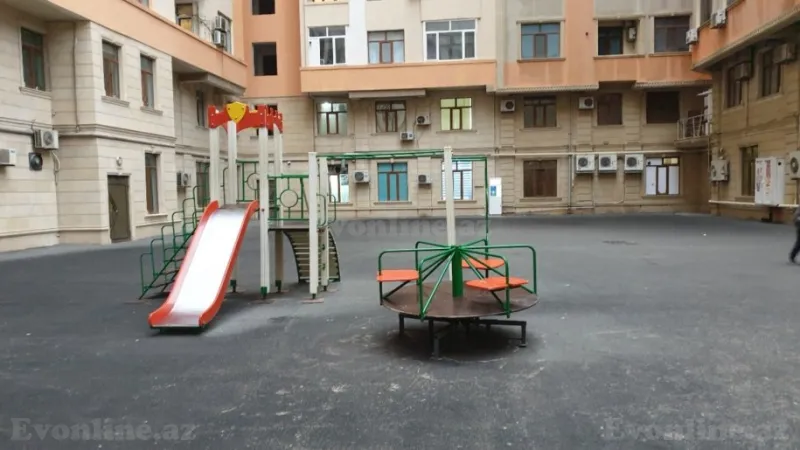 Kirayə verilir 3 otaqlı Mənzil Yeni tikili 150 m² 28 May m. - şəkil 16