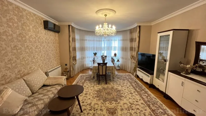 Satılır 3 otaqlı Mənzil Yeni tikili 136 m² 8 Noyabr m.