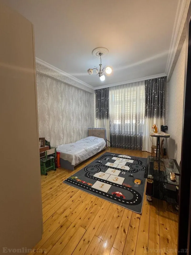 Satılır 3 otaqlı Mənzil Yeni tikili 130 m² Nizami r. - şəkil 3