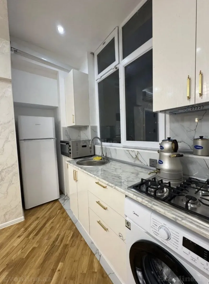 Kirayə verilir 3 otaqlı Mənzil Yeni tikili 80 m² İnşaatçılar m. - şəkil 5