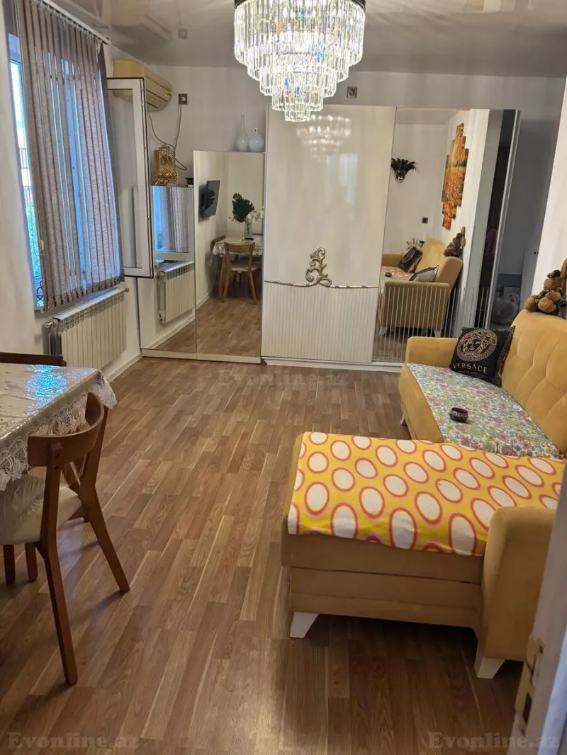 Satılır 2 otaqlı Mənzil Köhnə tikili 35 m² Elmlər Akademiyası m.