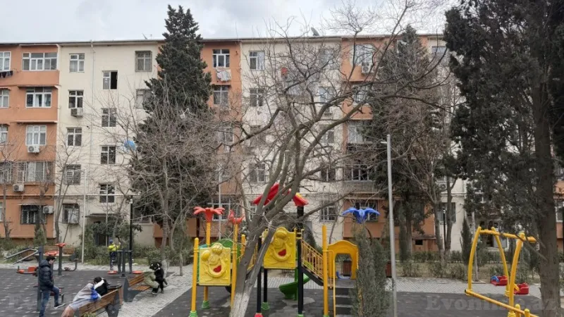 Satılır 2 otaqlı Mənzil Köhnə tikili 68 m² 3-cü mikrorayon