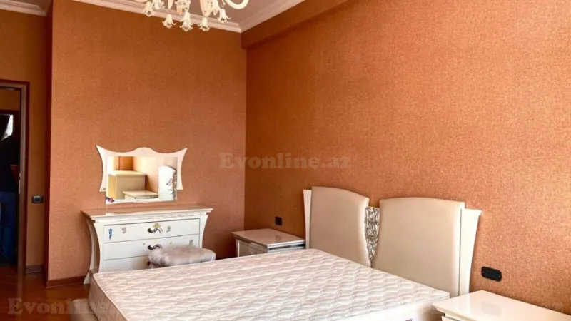 Satılır 4 otaqlı Mənzil Yeni tikili 200 m² Gənclik m. - şəkil 8