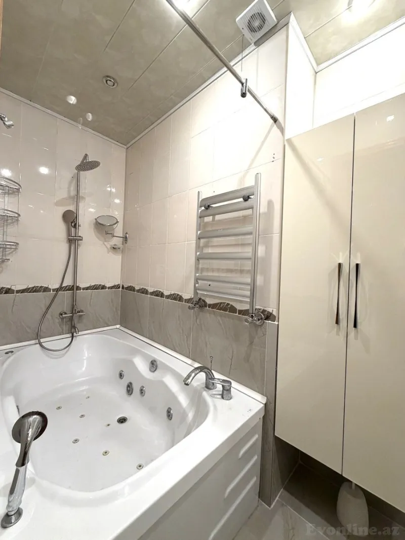 Kirayə verilir 6 otaqlı Mənzil Yeni tikili 220 m² Xətai m. - şəkil 26