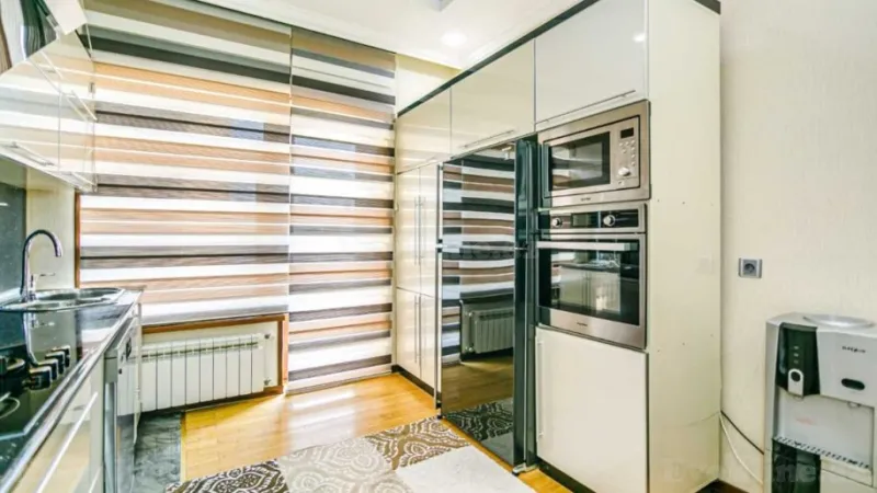 Kirayə verilir 3 otaqlı Mənzil Yeni tikili 165 m² Sahil m. - şəkil 16