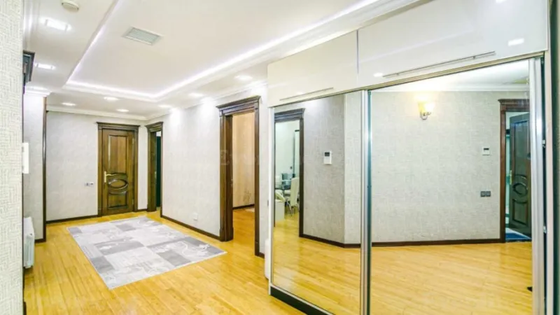 Kirayə verilir 3 otaqlı Mənzil Yeni tikili 165 m² Sahil m. - şəkil 19