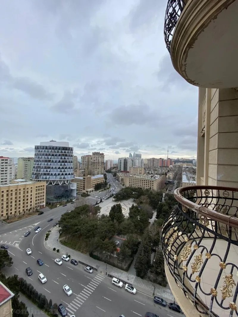 Satılır 4 otaqlı Mənzil Yeni tikili 215 m² Elmlər Akademiyası m. - şəkil 4