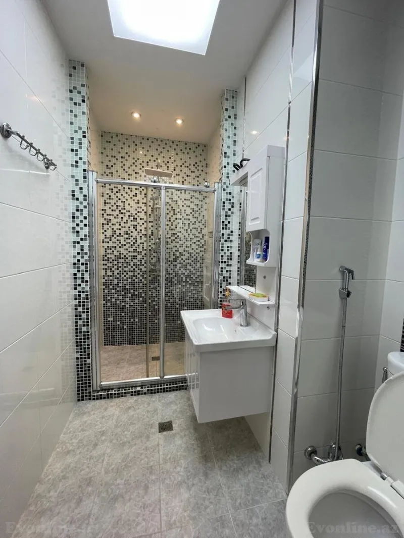 Kirayə verilir 4 otaqlı Mənzil Yeni tikili 175 m² Nizami m. - şəkil 14